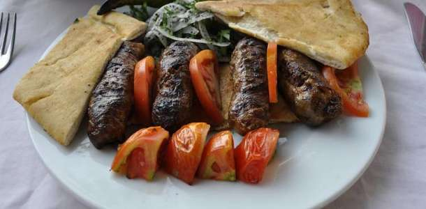 yemek, gıda,  mutfak (yemek çeşitleri), tabak, levha, tabak, yemek çeşidi içeren bir resim

Açıklama otomatik olarak oluşturuldu